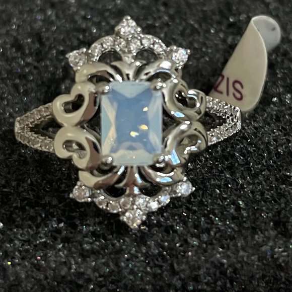 White Opal Ring - Picture 1 of 3